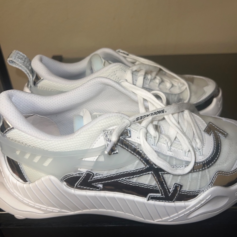 Shoes - Picture 2 of 2